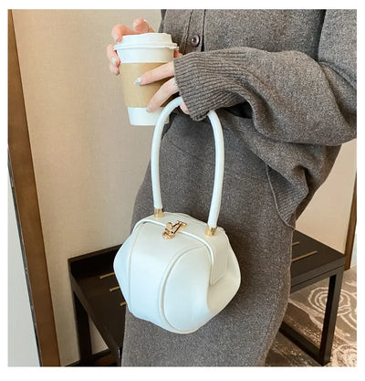 Retro Purse and Handbag Fashionable Women